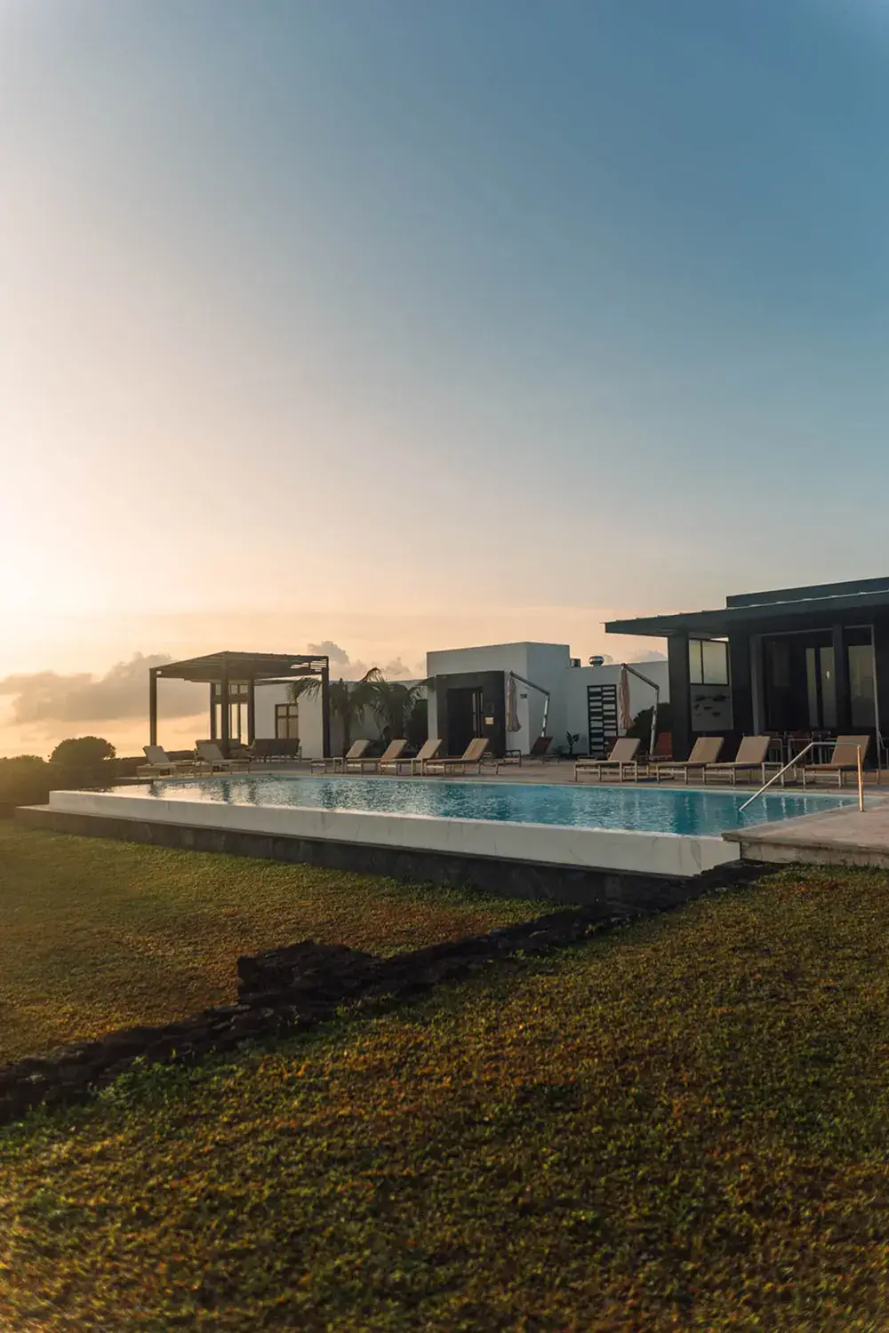 DAY 1 - WELCOME TO GALÁPAGOS ISLANDS & PIKAIA LODGE