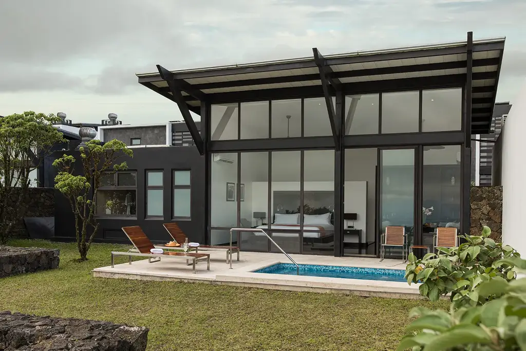 Pool suite with private plunge pool